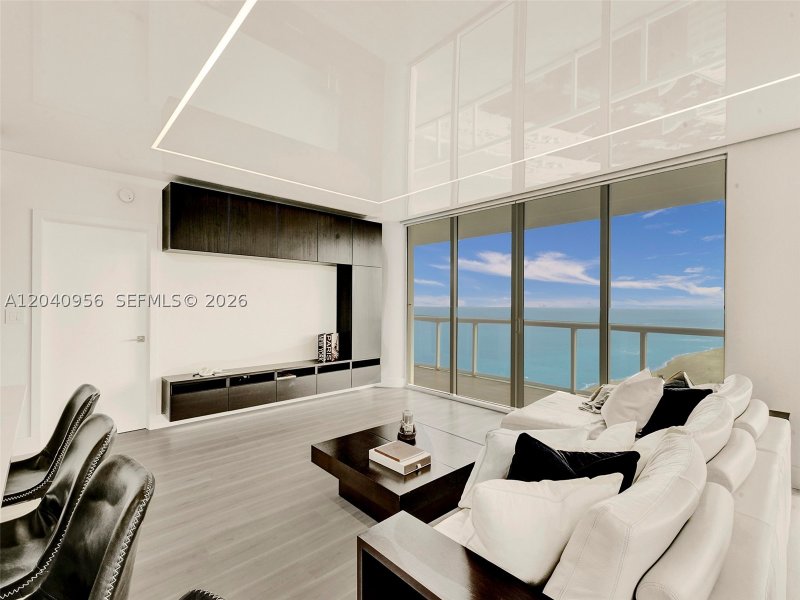 Comprar apartamento en Akoya 2407