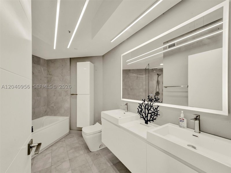 Comprar apartamento en Akoya 2407