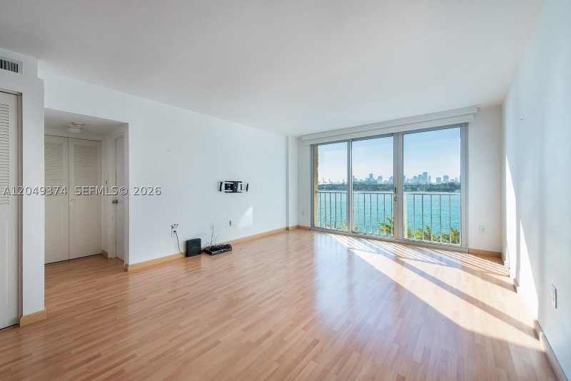 Comprar apartamento en South Bay Club 631