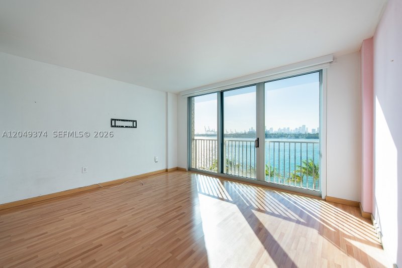 Comprar apartamento en South Bay Club 631