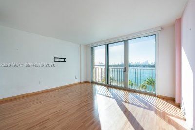 Comprar apartamento en South Bay Club 631