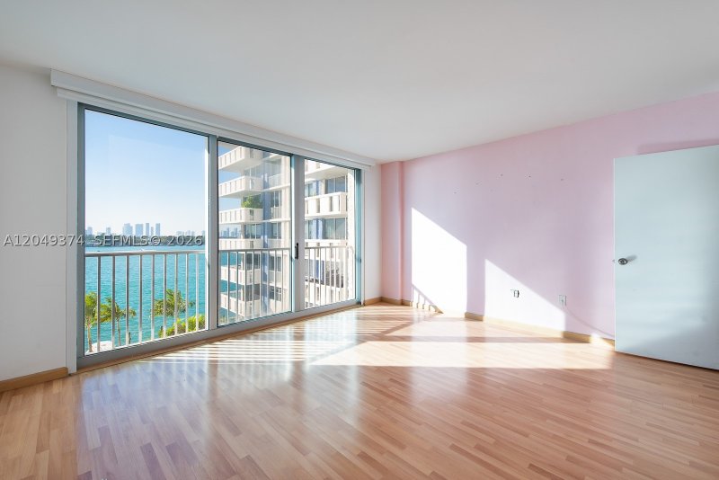 Comprar apartamento en South Bay Club 631