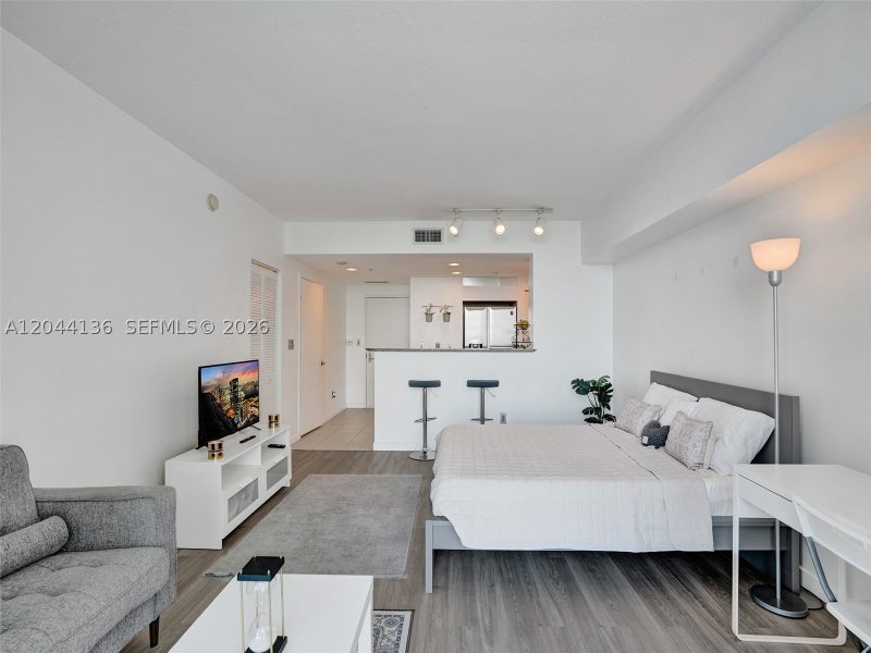 Apartment for rent at One Miami East Tower 1520
