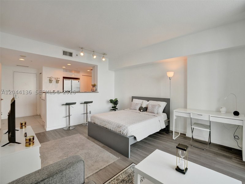 Apartment for rent at One Miami East Tower 1520