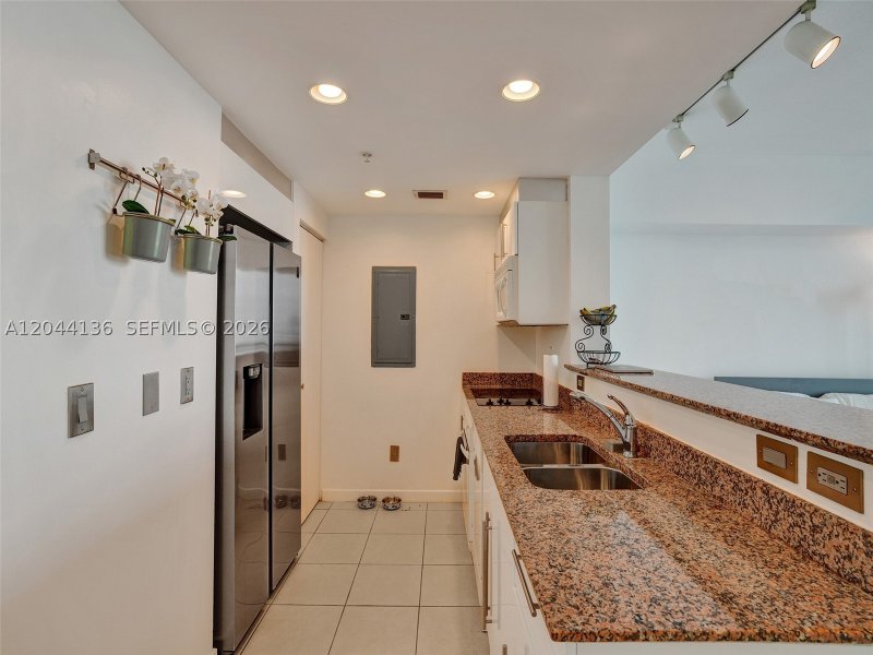 Apartment for rent at One Miami East Tower 1520
