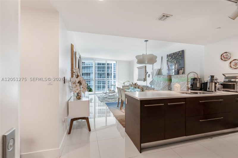 Condo for sale at Icon Brickell Tower I 3111