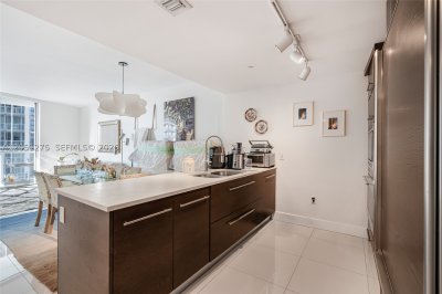 Comprar apartamento no Icon Brickell Tower I 3111