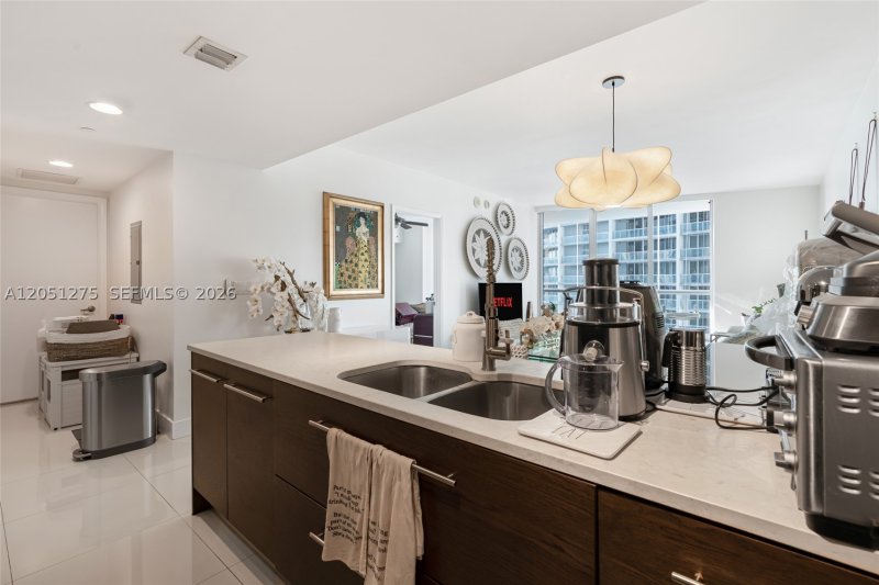 Condo for sale at Icon Brickell Tower I 3111