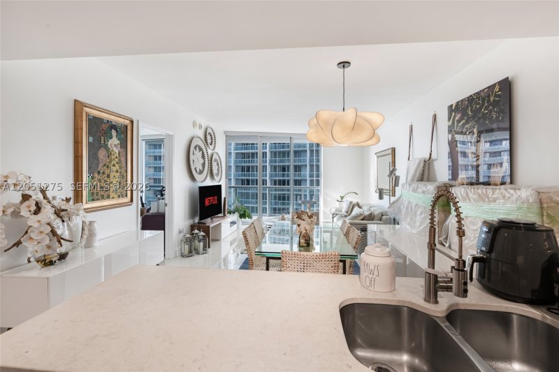 Condo for sale at Icon Brickell Tower I 3111