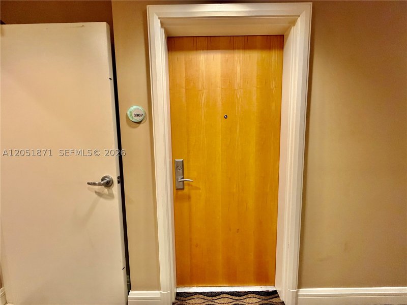 Condo for sale at Vizcayne South Tower 3907