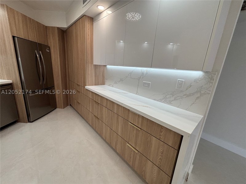 Apartment for rent at Four Ambassadors 1904