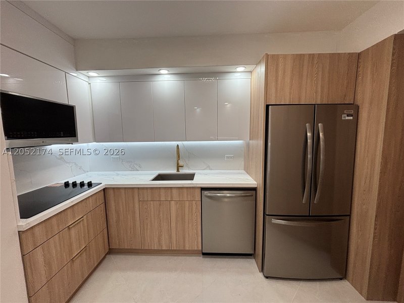Apartment for rent at Four Ambassadors 1904