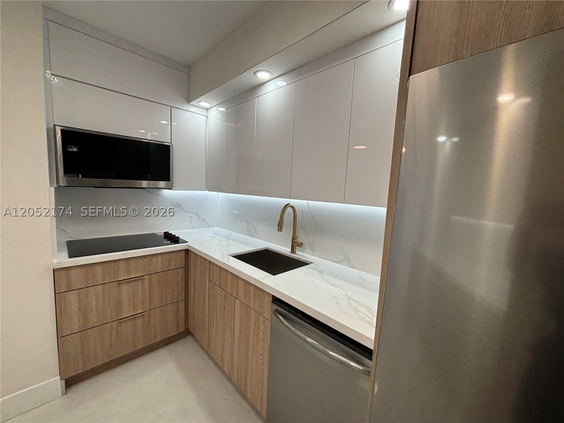 Apartment for rent at Four Ambassadors 1904
