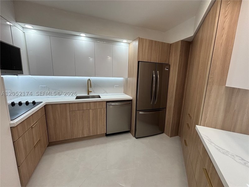 Apartment for rent at Four Ambassadors 1904
