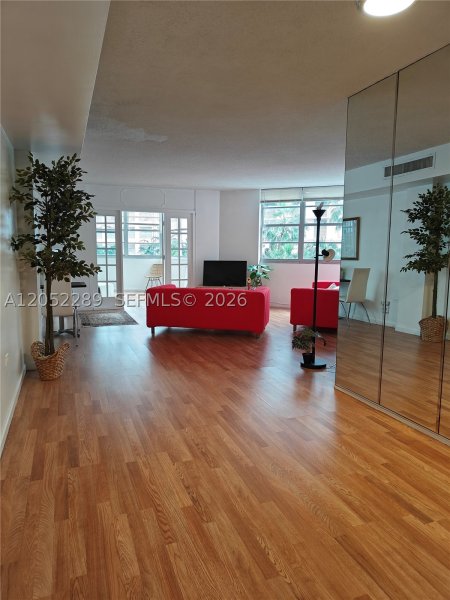 Comprar apartamento no Four Ambassadors 350