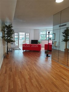 Comprar apartamento no Four Ambassadors 350