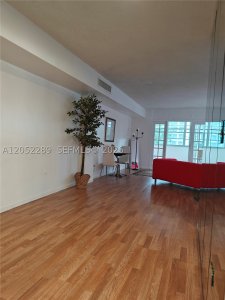 Comprar apartamento no Four Ambassadors 350