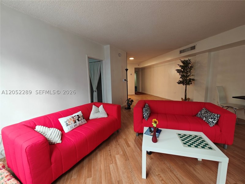 Comprar apartamento no Four Ambassadors 350