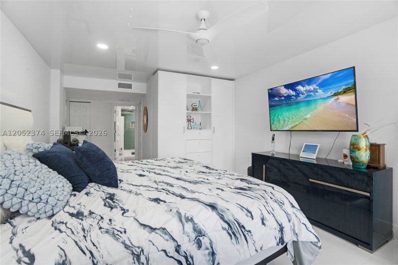 Condo for sale at The Galleon 404