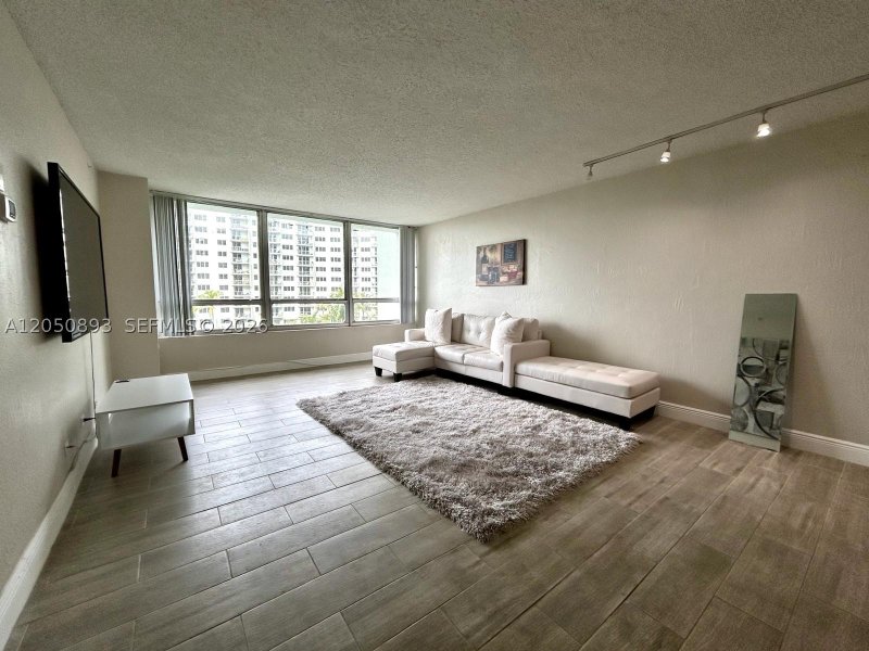 Apartment for rent at Flamingo 558S