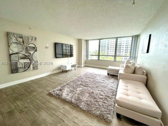 Apartment for rent at Flamingo 558S
