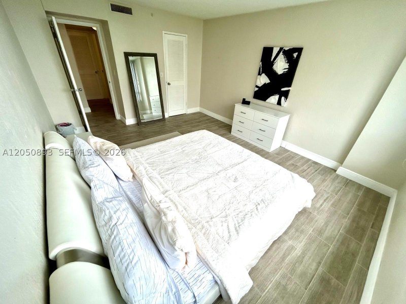 Apartment for rent at Flamingo 558S