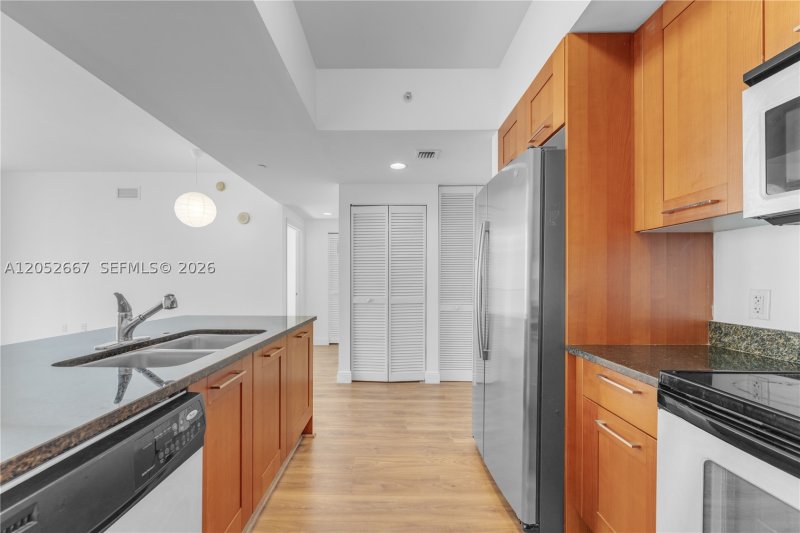 Apartment for rent at One Village Place 610
