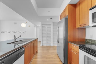 Aluguel de apartamento no One Village Place 610
