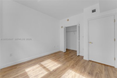 Aluguel de apartamento no One Village Place 610
