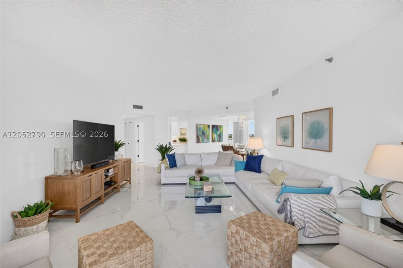 Condo for sale at Williams Island 2800 904