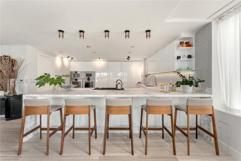Comprar apartamento no Ritz-Carlton Residences Miami Beach 421