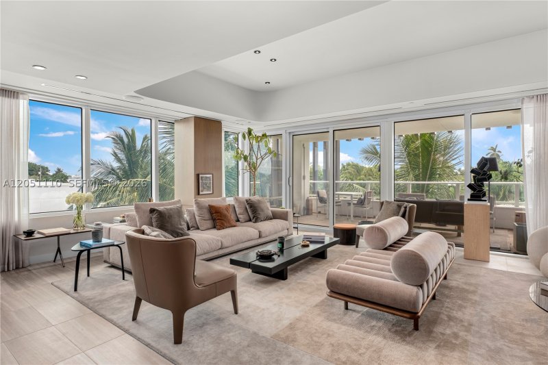 Comprar apartamento no Ritz-Carlton Residences Miami Beach 421