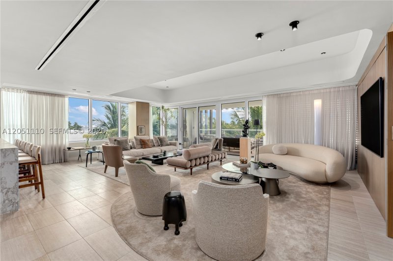 Comprar apartamento no Ritz-Carlton Residences Miami Beach 421