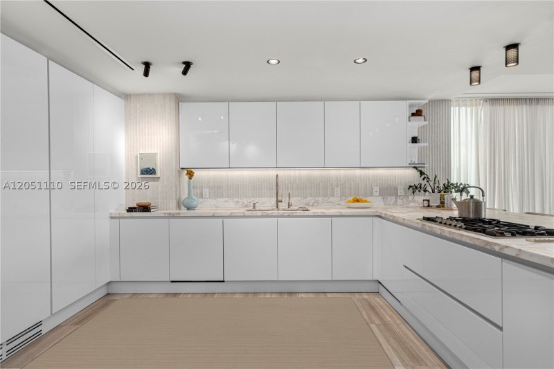 Comprar apartamento no Ritz-Carlton Residences Miami Beach 421