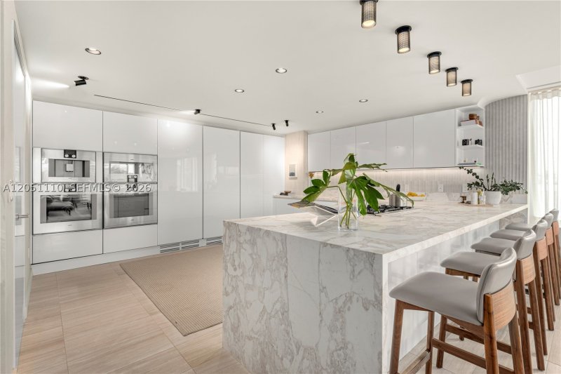 Comprar apartamento no Ritz-Carlton Residences Miami Beach 421