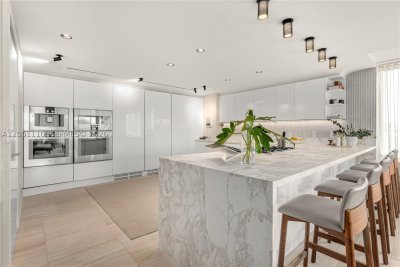 Comprar apartamento no Ritz-Carlton Residences Miami Beach 421