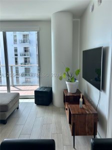 Comprar apartamento en Le Parc at Brickell 812