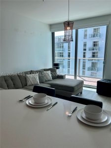 Comprar apartamento en Le Parc at Brickell 812