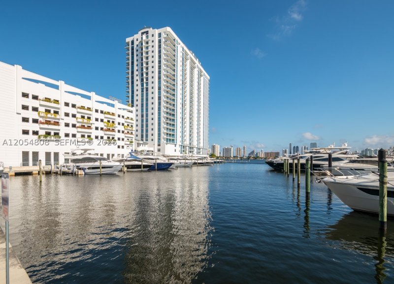 Condo for sale at Marina Palms Yacht Club 1609