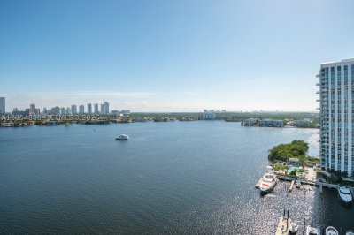 Comprar apartamento en Marina Palms Yacht Club 1609
