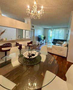 Alquiler de apartamento en Porto Bellagio 2412