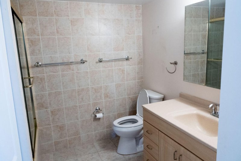 Condo for sale at 200 Leslie 819