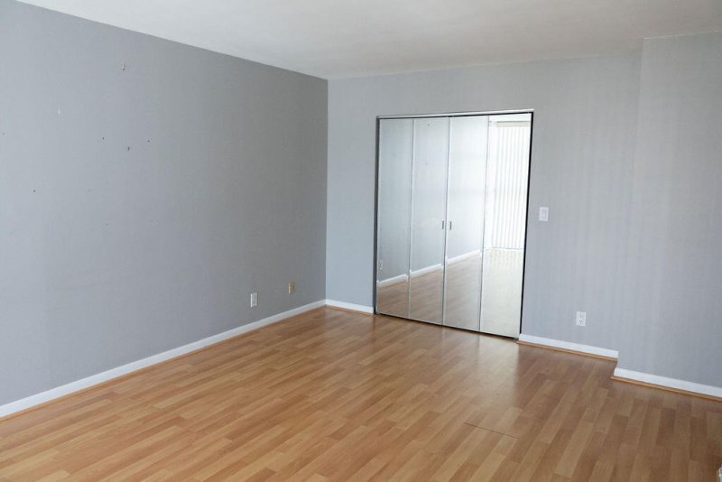 Condo for sale at 200 Leslie 819