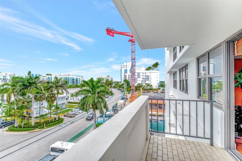 Condo for sale at The Belmont 502