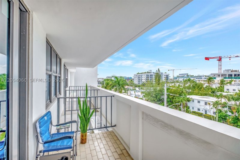 Condo for sale at The Belmont 502