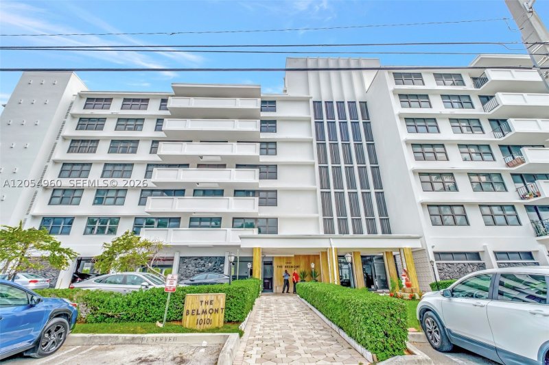 Condo for sale at The Belmont 502