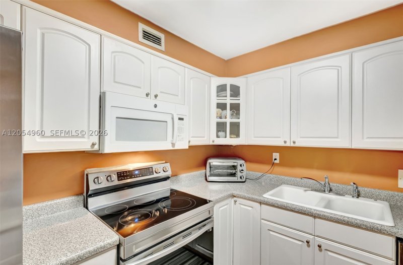 Condo for sale at The Belmont 502