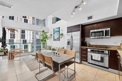 Comprar apartamento no Brickell on the River South 510