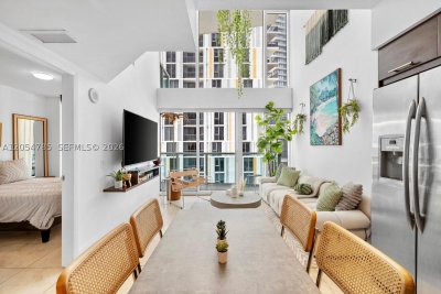 Comprar apartamento no Brickell on the River South 510