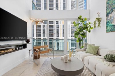 Comprar apartamento no Brickell on the River South 510